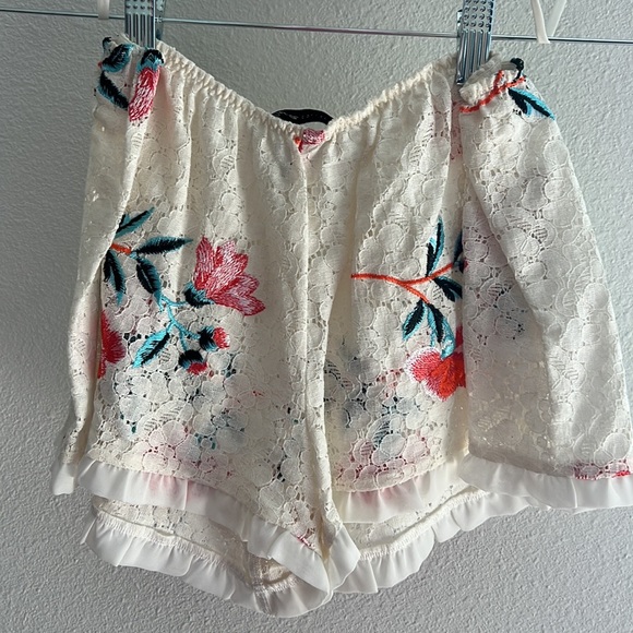 Lace Two-Piece Set - Picture 3 of 5